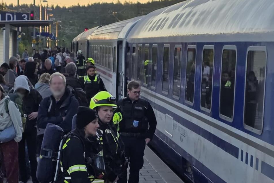 200 Fahrgäste mussten den Zug am Bahnhof Traunstein verlassen.