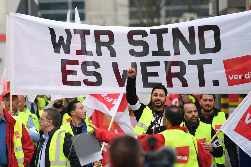 Auch am Dienstag steht der öffentliche Nahverkehr in vielen hessischen Städten still (Symbolfoto).
