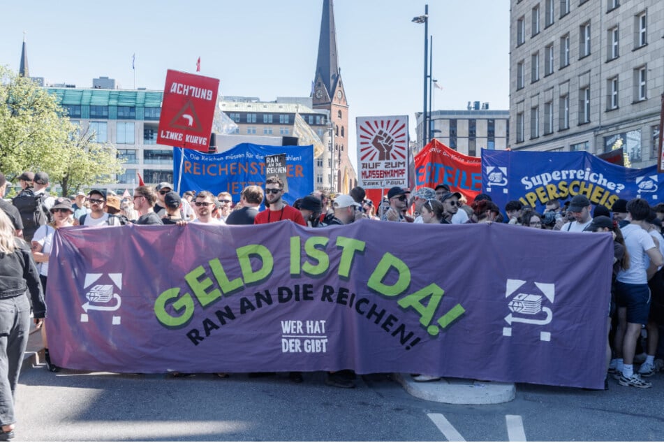 Circa 6000 Menschen demonstrierten in der Hansestadt unter dem Motto "Wer hat, der gibt".