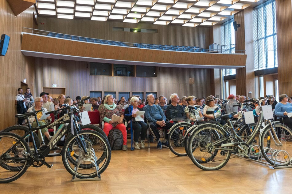 Dieses Mal gibt es nicht nur Fahrräder, sondern auch jede Menge andere Sachen zu ersteigern.
