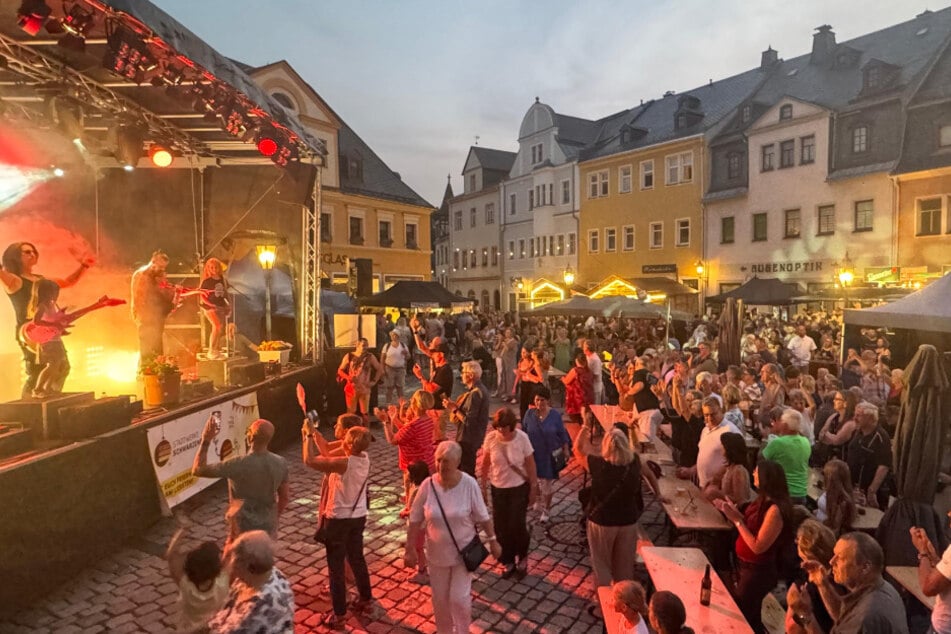 Bereits am Freitagabend war die Stimmung in der Altstadt ausgelassen.