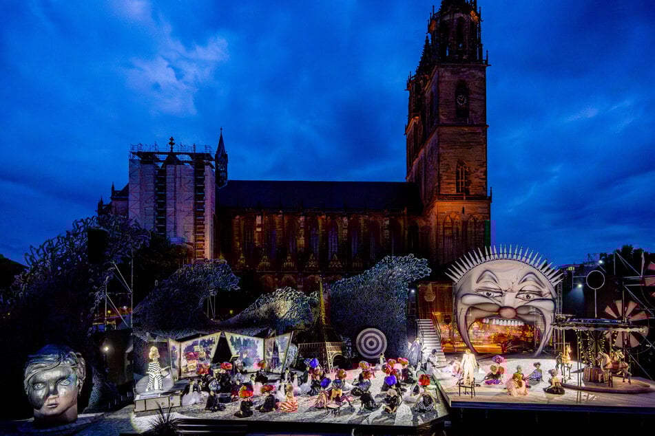 Das Domplatz-Open-Air zieht jedes Jahr Tausende Zuschauer nach Magdeburg - jetzt ist bekannt, was 2026 läuft.