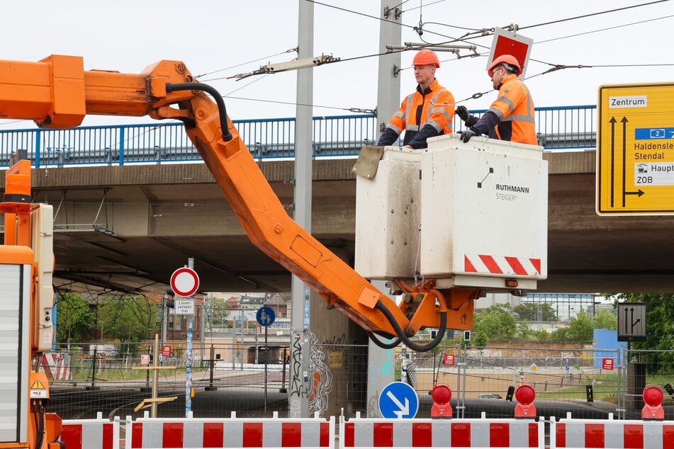 Sperrung wegen Brückenabriss: Damaschkeplatz wieder für Straßenbahnen frei