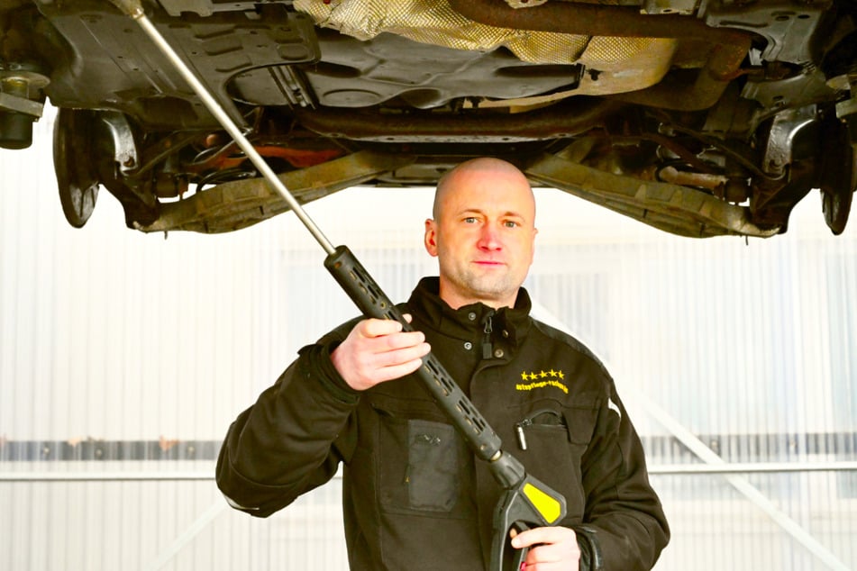 Im Aktionszeitraum März bis Mai bietet der Autopflegeprofi das Kombipaket Frischeservice und Unterbodenwäsche für nur 170 statt 210 Euro an.