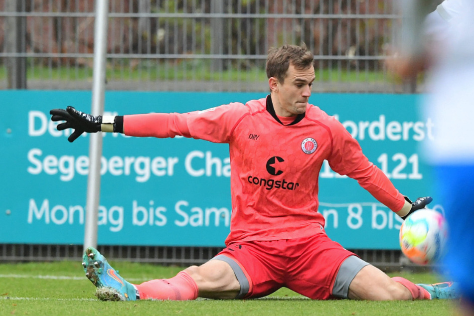 Sören Ahlers (25) hat seinen Vertrag beim FC St. Pauli verlängert.