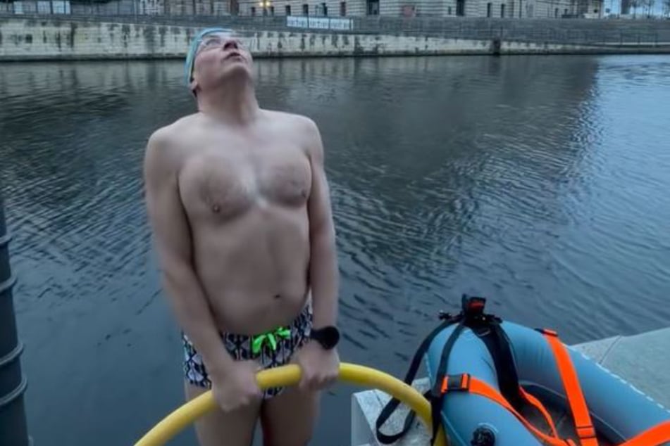 Bade-Ärger in Berlin: TV-Star Wigald Boning bekommt es mit der Polizei zu tun