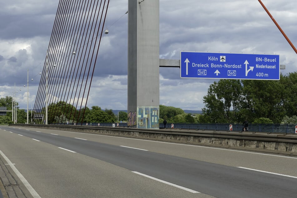 Am Mittwoch wurden unter anderem Risse im Beton auf der maroden Nordbrücke in Bonn festgestellt.