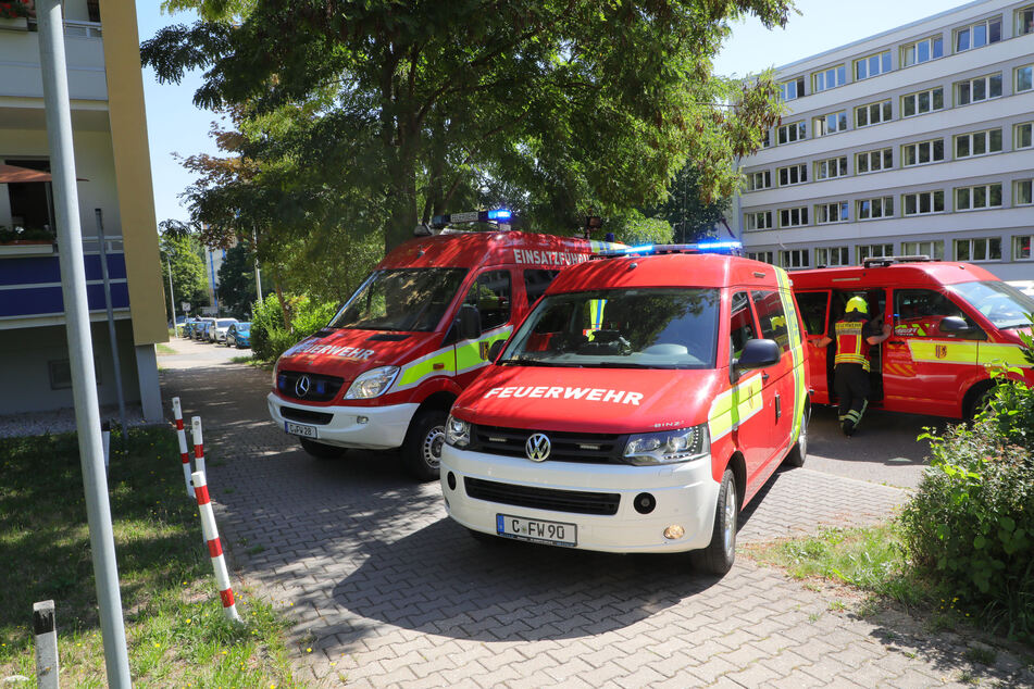 Mit einem Großaufgebot war die Feuerwehr am Finanzamt Chemnitz im Einsatz.