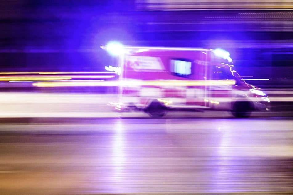 Kleintransporter erfasst Pedelec-Fahrer: 18-Jähriger stirbt bei Unfall