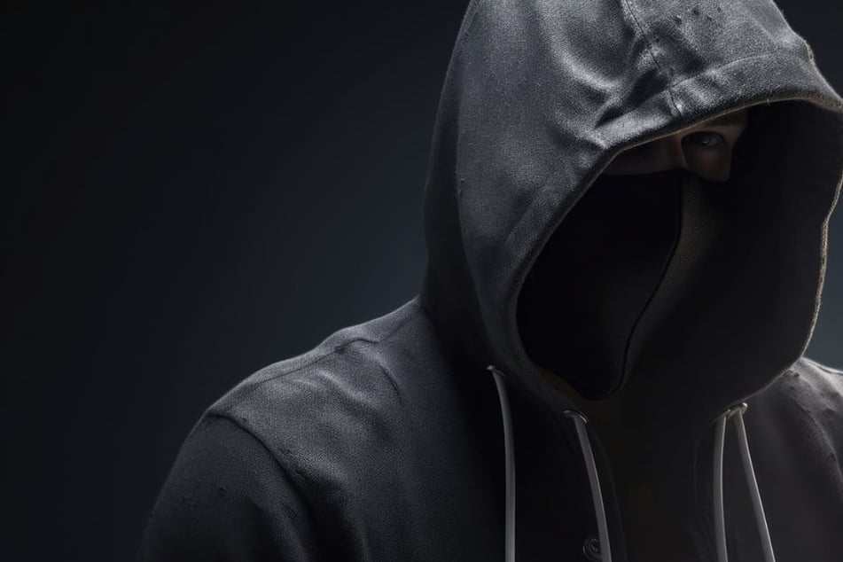 Fußballfan von vermummten Personen verprügelt und ausgeraubt