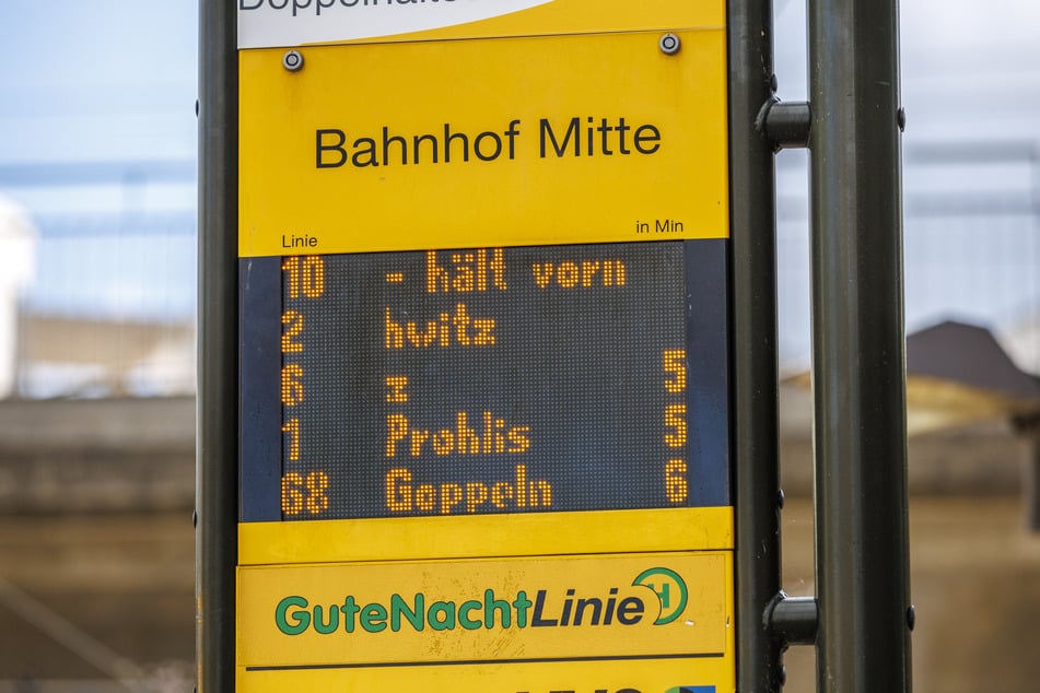 Hinweis: Die Linie 10 "hält vorn"!