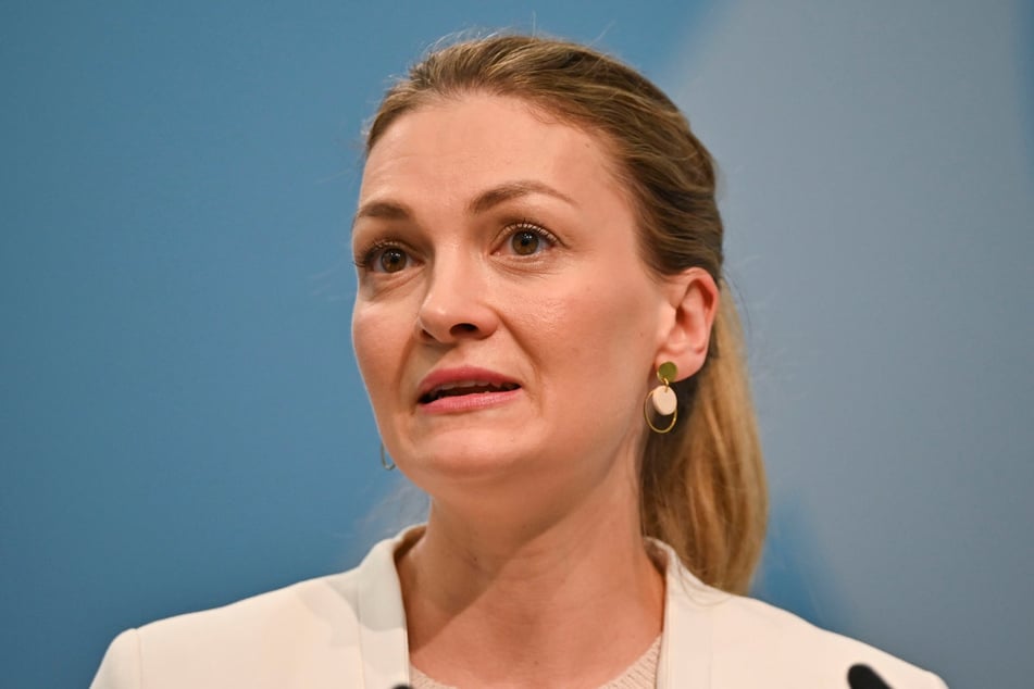 La ministra de Salud de Baviera, Judith Gerlach (39 años, CSU), aprovecha el Día Mundial de la Prevención del Suicidio para llamar la atención sobre el tema.