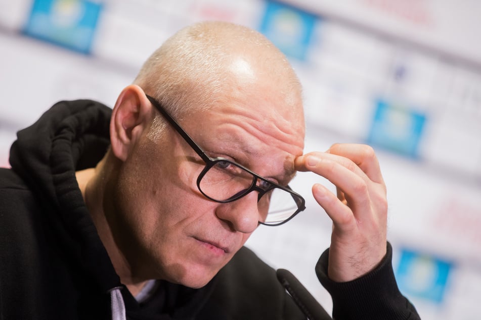 Peter Draisaitl (57) muss sich als Sportlicher Leiter der Krefeld Pinguine nun für den Transfer des Stürmers verteidigen.