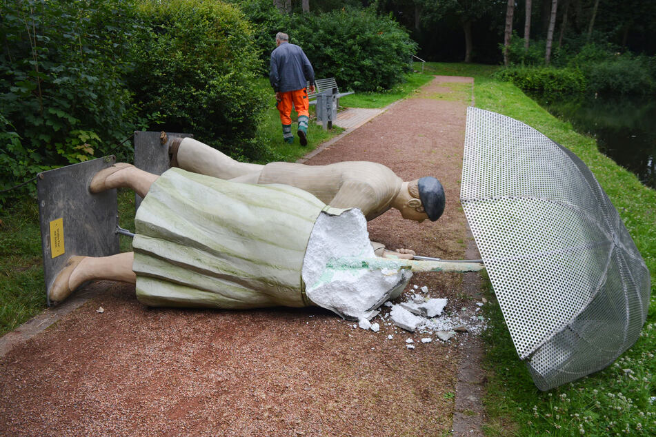 Die Figuren der Kunstinstallation wurden in Wesel ebenfalls zerstört.