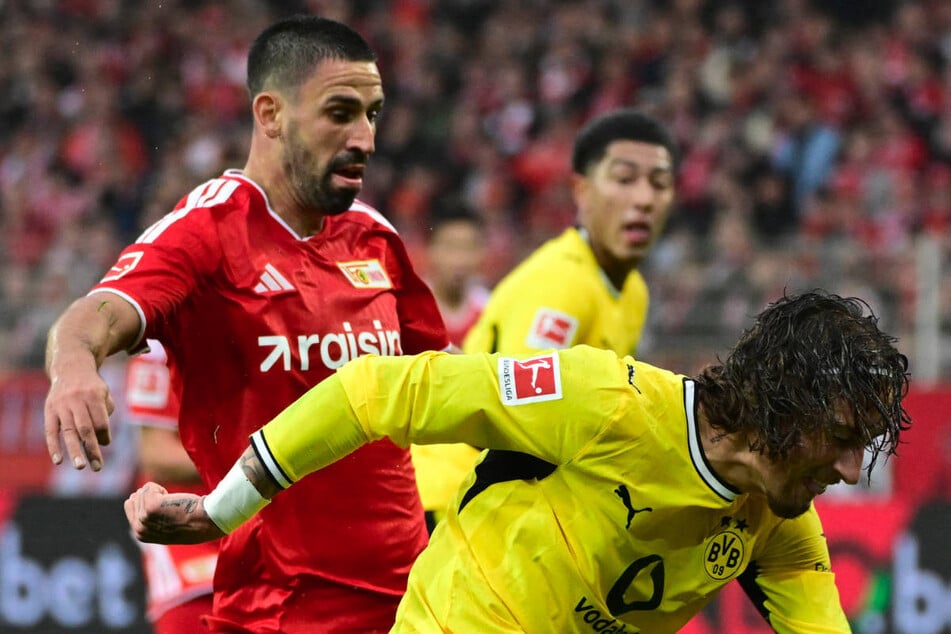Rani Khedira (32, l.) sieht deutliche Fortschritte im Spiel von Union Berlin.