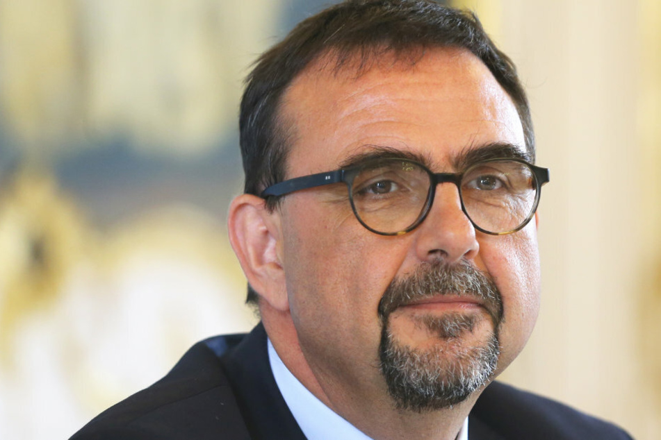 Der bisherige Bau- und Verkehrsstaatssekretär Klaus Holetschek (55, CSU) wechselt unbefristet ins bayerische Gesundheitsministerium.