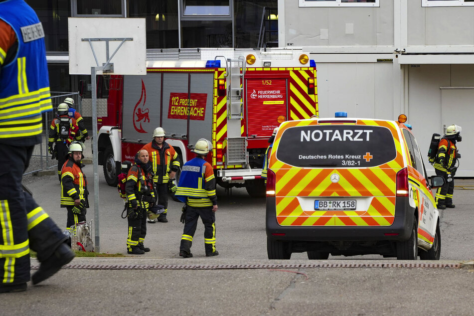 Reizgasalarm an Schule bei Stuttgart: 25 Schüler und Lehrer betroffen