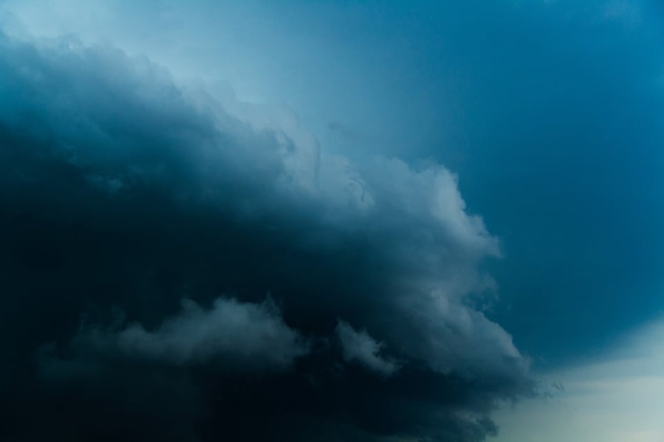 Die neue Woche beginnt mit Sturmböen und Gewitter. (Symbolbild)