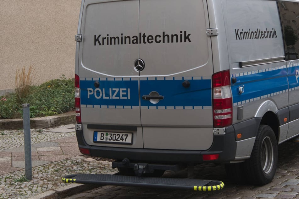 Die Polizei konnte den Toten bislang nicht identifizieren. (Symbolbild)