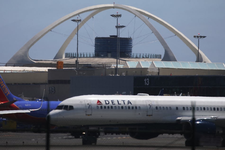 Direkt nach der Landung am Los Angeles International Airport rief die Besatzung um Hilfe.