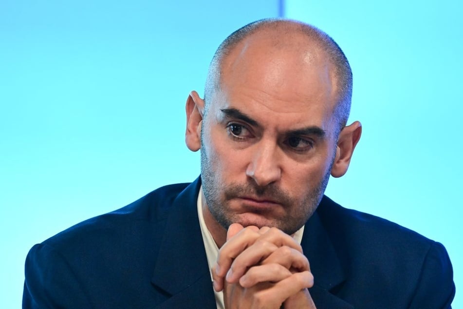 In seiner Spielfilm-Rolle darf Danyal Bayaz (41, Grüne) Uniform tragen.
