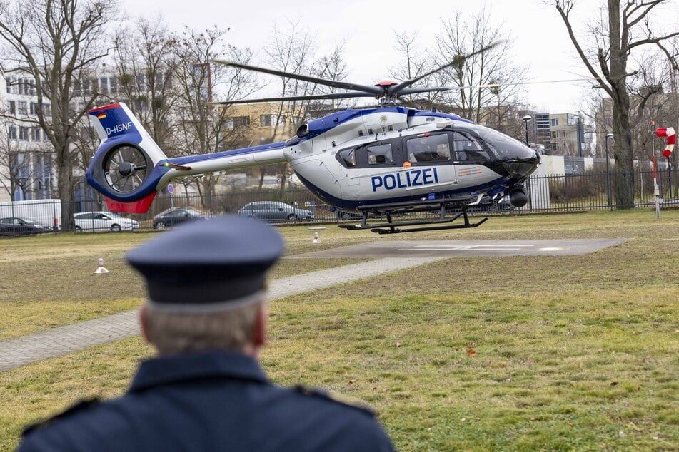 Am Montagvormittag ist Sachsens neuer Polizei-Hubschrauber präsentiert worden.