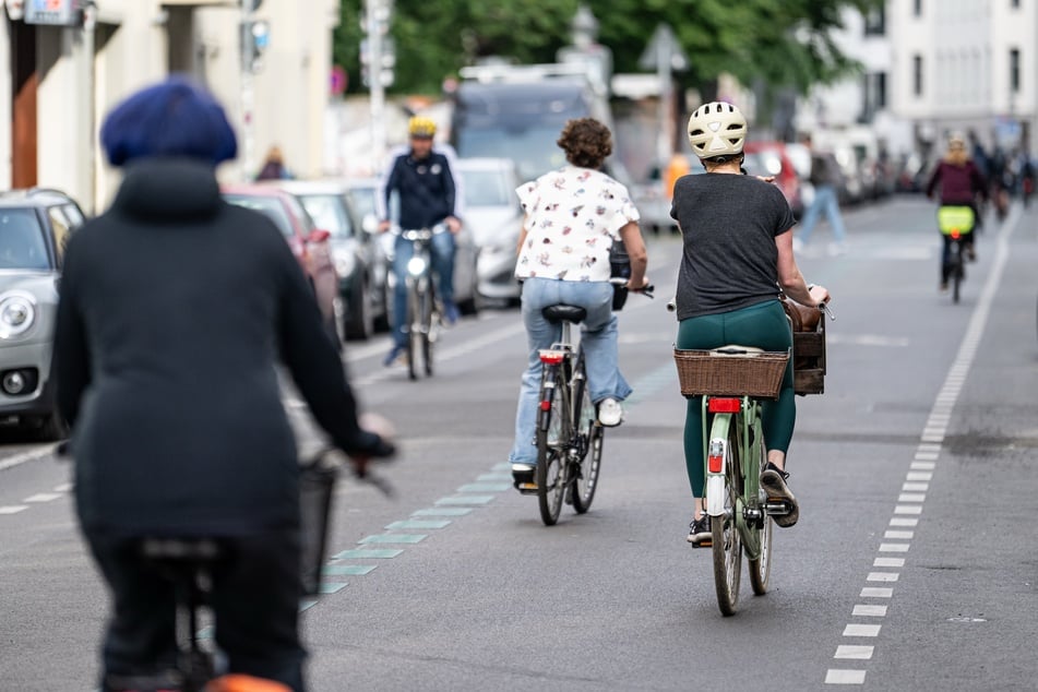 Die neue Fahrradstraße in Köln-Mülheim soll ein wichtiger Baustein für die Radpendlerroute zwischen Leverkusen und dem Kölner Zentrum werden. (Symbolbild)