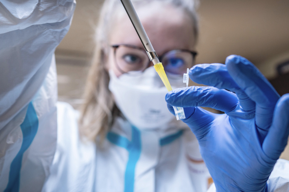 In Baden-Württemberg haben sich bislang mindestens 357.171 Menschen mit dem Coronavirus infiziert, 8362 starben.