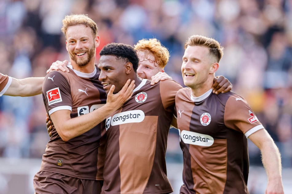 Carlo Boukhalfa (26, v.l.n.r.), Oladapo Afolayan (27) und Johannes Eggestein (27) stehen beim FC St. Pauli vor einer ungewissen Zukunft.