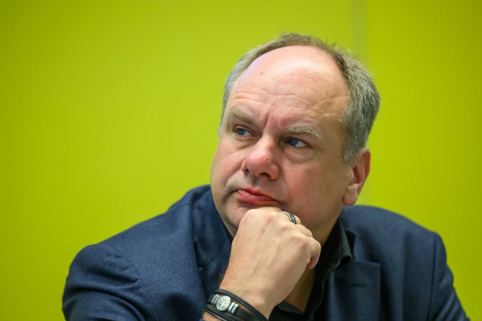 OB Dirk Hilbert (53, FDP) prüft einen Verkauf der SRD.
