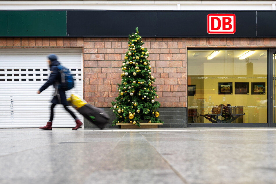 Bombenalarm am Chemnitzer Hauptbahnhof wegen eines besitzerlosen Weihnachtsgeschenks.