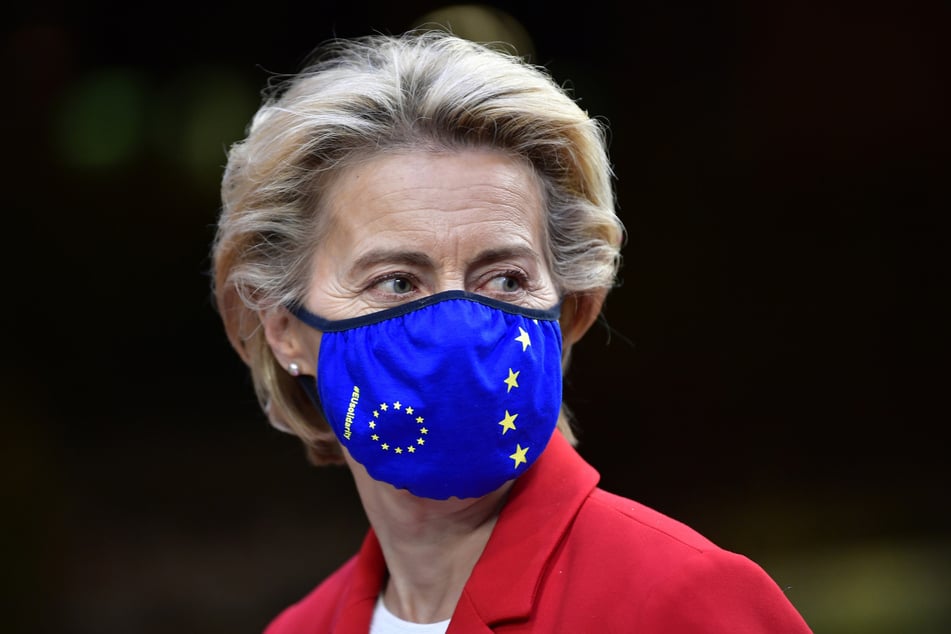 Brüssel: Ursula von der Leyen, Präsidentin der Europäischen Kommission, verlässt das Gebäude des Europäischen Rates.