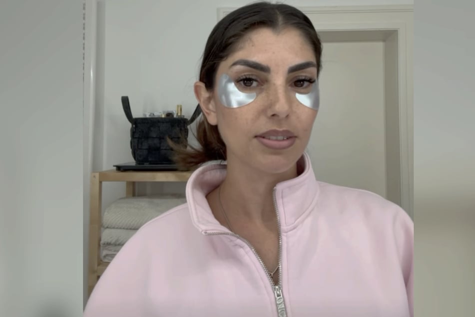 Yeliz Koc (32) erzählt auf Instagram, dass sie mit ihrer Tochter Snow (4) ins Krankenhaus musste.