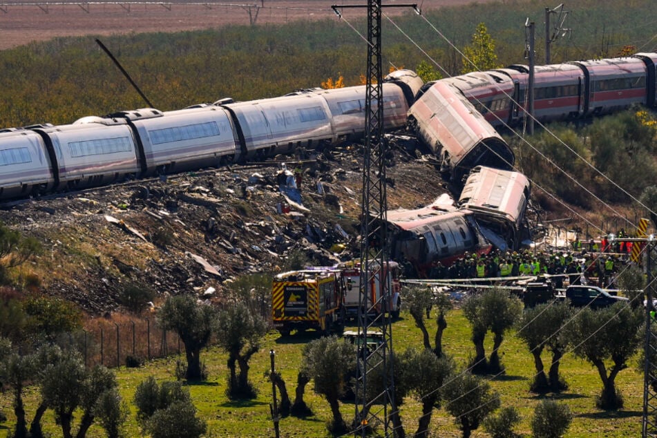 Zug-Tragödie in Spanien! Zahl der Toten steigt auf mindestens 30 an