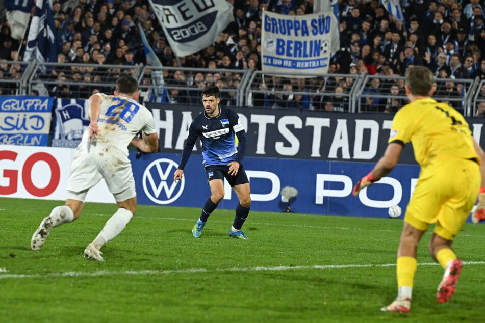 Josip Brekalo (2.v.l.) trifft zum 1:0.
