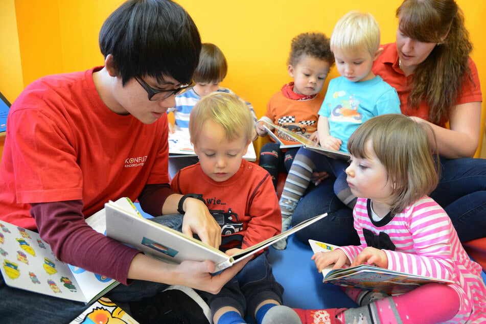 Frühkindliche Bildung beginnt oft schon in der Krippe: In Chemnitz wollen Stadträte jetzt wissen, warum immer weniger Eltern dieses Angebot nutzen. (Symbolbild)
