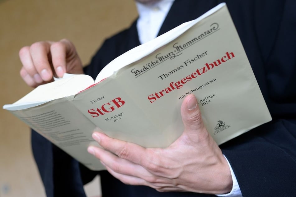 Dem zweifachen Familienvater droht jetzt eine mehrjährige Haftstrafe. (Symbolbild)