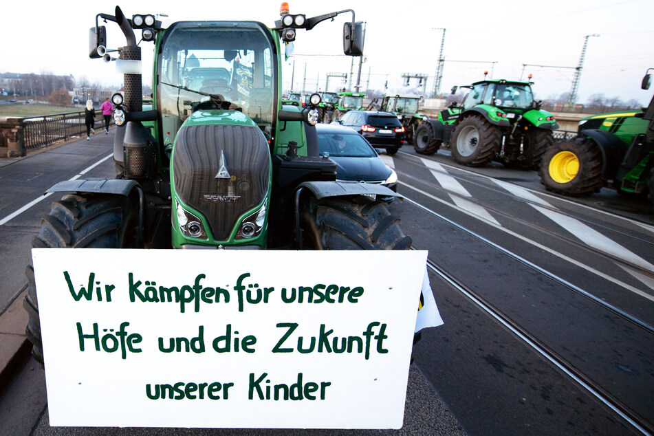 Die Trecker parkten im Januar aber nur auf den Straßen.