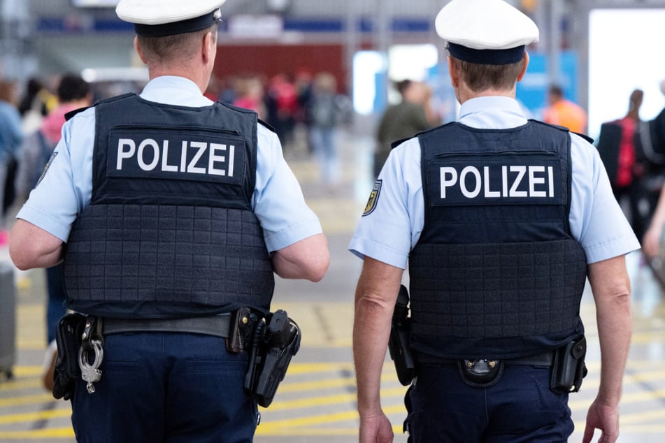 Die Bundespolizei musste nach einem Zwischenfall in einem Regionalexpress am Münchner Ostbahnhof tätig werden. (Symbolbild)