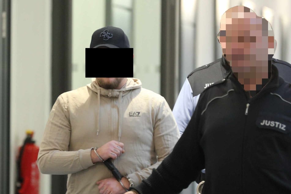 Jakub S. (23, l.) war einer der Autodiebe.