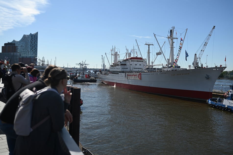 Der Stückgutfrachter "Cap San Diego" gilt als ein Wahrzeichen von Hamburg. (Archivbild)