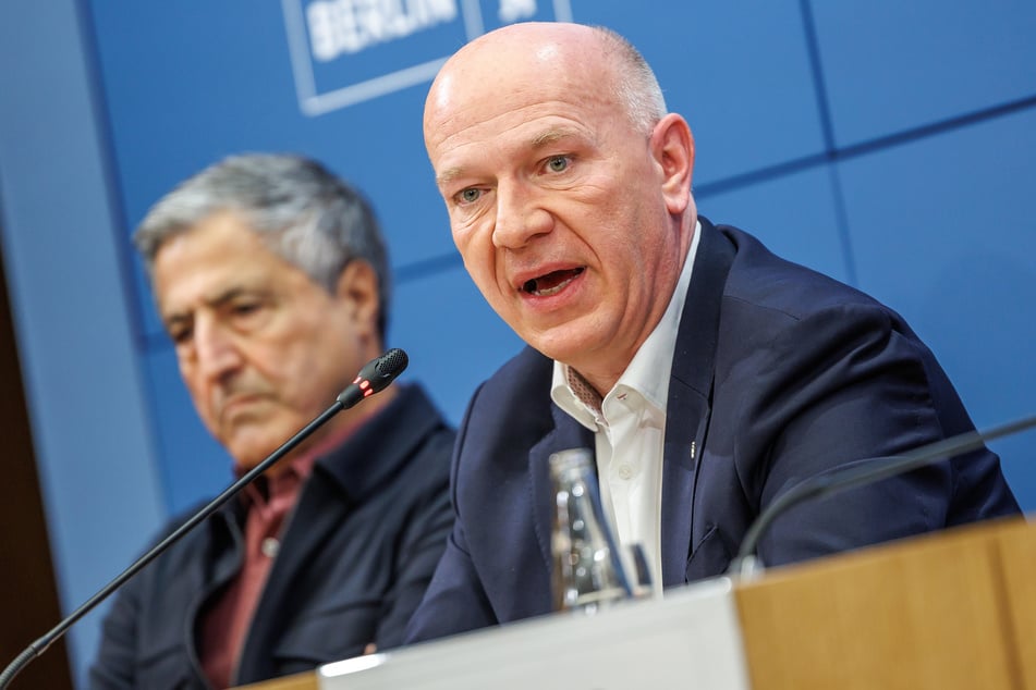 Kai Wegner (53, CDU, r.), Regierender Bürgermeister von Berlin, und Kaweh Niroomand (72), Olympia-Beauftragter des Landes Berlin, haben die Olympia-Pläne der Hauptstadt verteidigt.