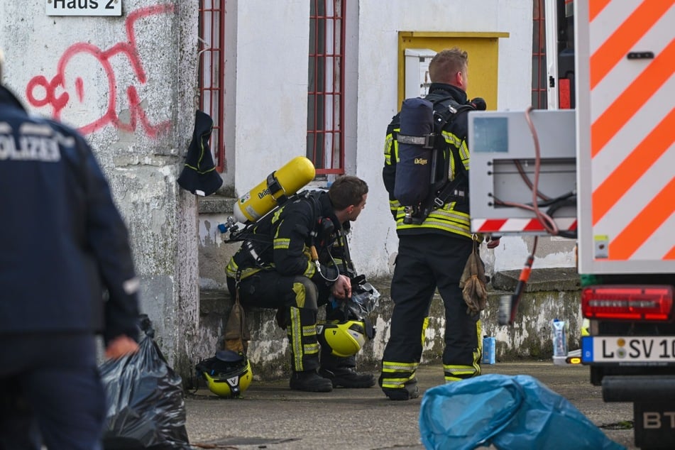 Am frühen Sonntagmorgen war in einem alten, unsanierten Wohnblock im Leipziger Westen ein Feuer ausgebrochen. (Archivfoto)