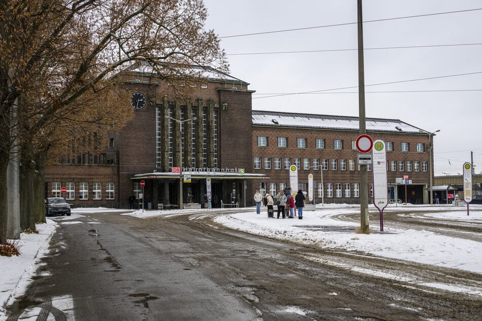 Auch der Zwickauer Bahnhof wird modernisiert. Die uralten Personentunnel sollen saniert werden.