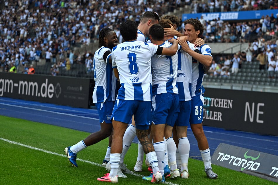 Gegen Heidenheim konnte Hertha dank einer Freistoß-Hereingabe schon nach 90 Sekunden jubeln.