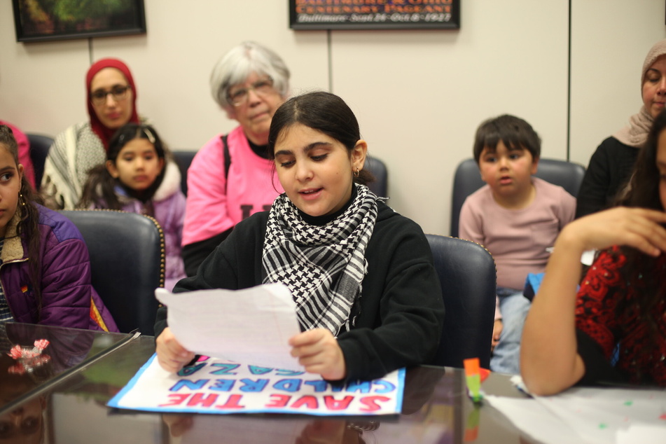 A fifth grader named Jenna speaks with US Senate staff about the urgent need for a ceasefire in Gaza.