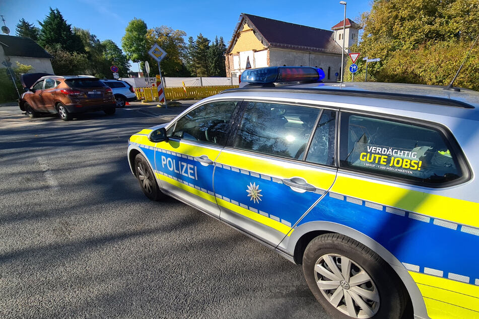Verletzt wurde dabei niemand. Die beiden beteiligten Autos waren jedoch nicht mehr fahrbereit.