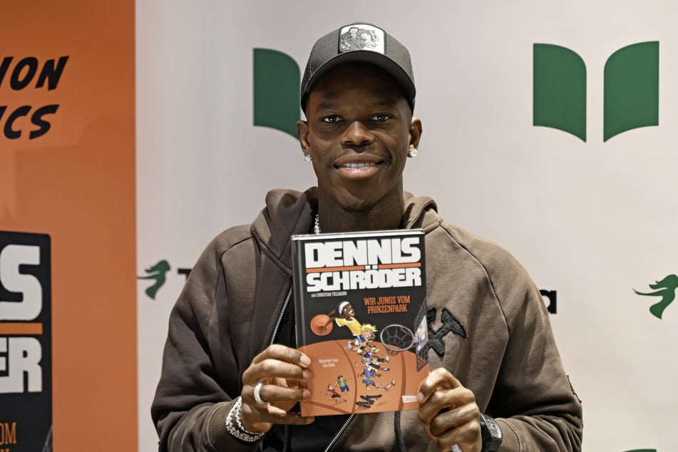 Am Donnerstag veröffentlichte Dennis Schröder (32) sein erstes Buch.