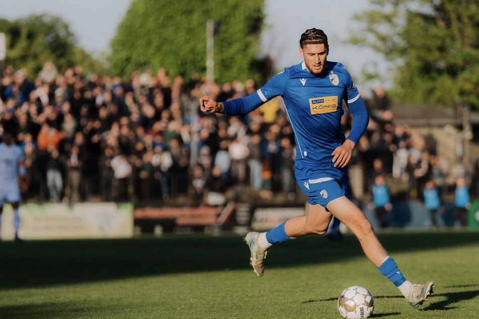 Khalid Abu El-Haija (19) spielte insgesamt zehn Jahre lang für den FC Carl Zeiss Jena und reifte dort zum Profi. Nun wagt er den nächsten Karriere-Schritt.