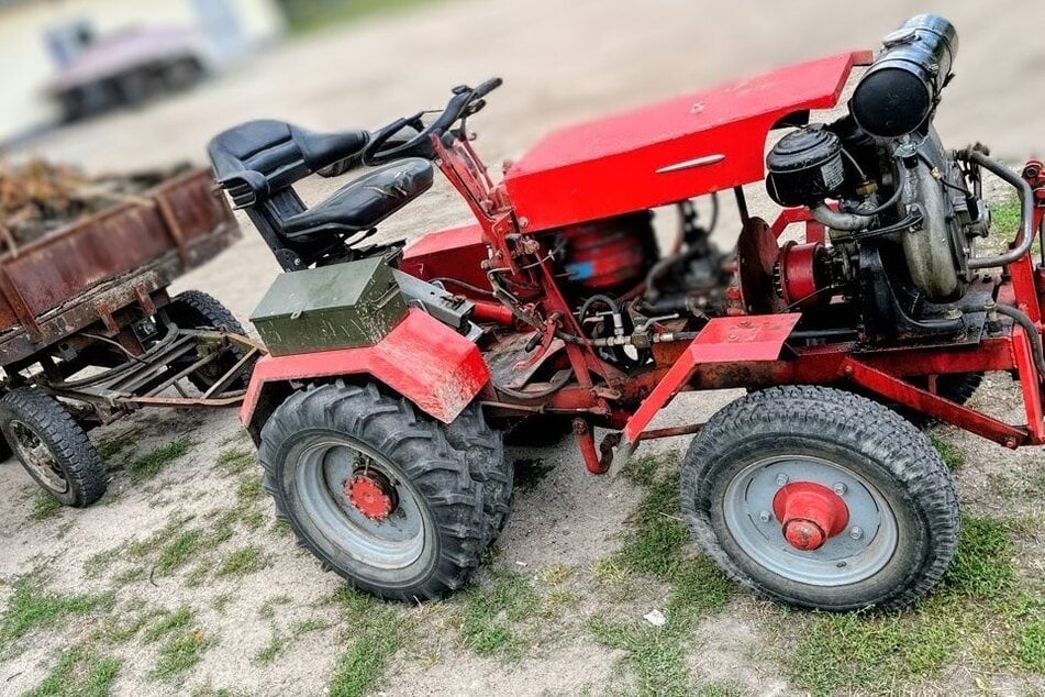 "Marke Eigenbau": Bei diesem ostdeutschen Traktor kann man nur den Kopf schütteln